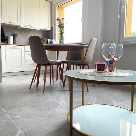 Apartament Konstytucji - Centrum Świnoujście Buitenkant foto